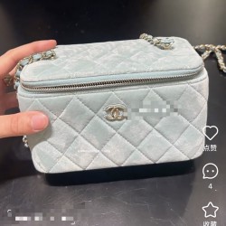 Black dark date red burgundy brown purple orchid pink 7 colors to choose from silk diamonds gold beads buckle OHANEL 25B explosive box bag compact chic chain small cosmetic case can be put down the capacity of the phone is very touching very practical com