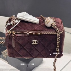 680 black dark date red burgundy brown purple orchid pink 7 colors to choose from silk diamonds gold beads buckle OHANEL 25B explosive box bag subtle chic chain small cosmetic case can be put down the capacity of the phone is very touching very practical 