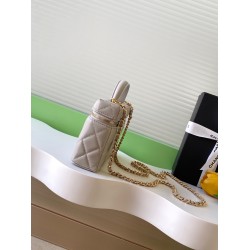 610 Chanel Sheepskin Mandarin Ducks Buckle 25C LP Handle Cosmetic Bag Box Bag Color very classic and durable shape pleasant pleasant capacity is also very large sun put two large cell phones is also more than enough love love shoulder strap can also be fr