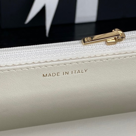 680 Chane124A Handmade Visitor Series New woc Ap3938 Lambskin with colorful buckle is really exquisite Oh high-color logo Double C adjustable buckle is a highlight more and more love this woc are very beautiful with any clothes can make you absolutely bea