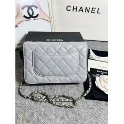 420 top original single 2020 spring and summer new version WOC33814 wealth bag imported original sheepskin classic diamond lattice and leather through the metal chain of the classic design appearance and the same as the previous classic Woc difference is 