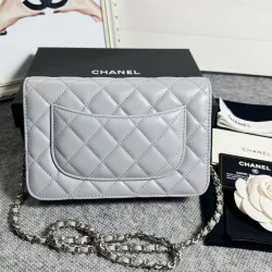 420 top original single 2020 spring and summer new version WOC33814 wealth bag imported original sheepskin classic diamond lattice and leather through the metal chain of the classic design appearance and the same as the previous classic Woc difference is 