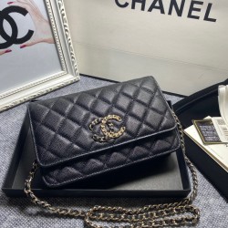 450 large explosive Chane AP1794 2020 new imported cowhide leather fine ball pattern woc too love at a glance on the logo than the classic model of the larger half wear leather half wear gold chain very delicate capacity do not worry about the capacity to