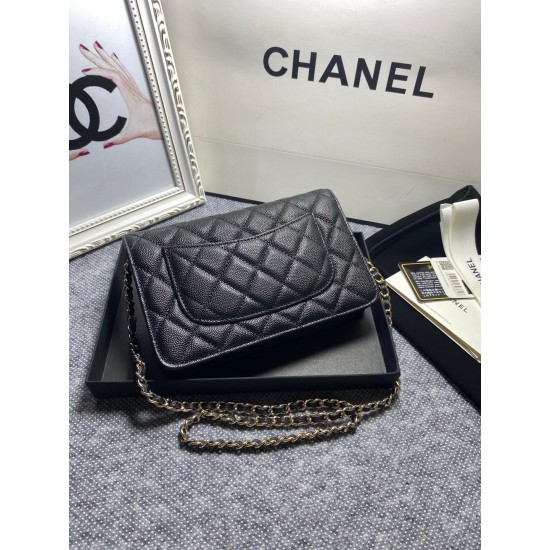 450 large explosive Chane AP1794 2020 new imported cowhide leather fine ball pattern woc too love at a glance on the logo than the classic model of the larger half wear leather half wear gold chain very delicate capacity do not worry about the capacity to