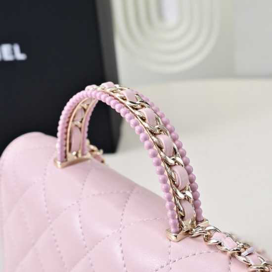 600 25P new woven handle woc Each has a unique highlight and careful color Tiny double C Logo throughout the body is a classic element of the bag handle is the finishing touch of the delicate revealed the introverted high-level object is super beautiful I