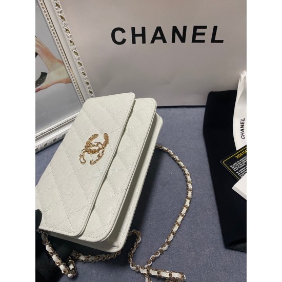 450 large explosive Chane AP1794 new imported cowhide fine ball pattern woc too love at a glance on the logo than the classic model of the larger half wear leather half wear gold chain is very delicate capacity do not worry about the loaded can be loaded 