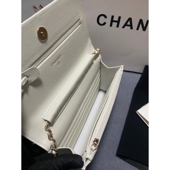 450 large explosive Chane AP1794 new imported cowhide fine ball pattern woc too love at a glance on the logo than the classic model of the larger half wear leather half wear gold chain is very delicate capacity do not worry about the loaded can be loaded 