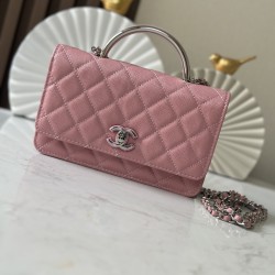 630 New Shipping Chane 25P 25p woc stewardess bag enamel buckle resin wrist hidden models it black and silver color scheme handle can be salty and sweet silver logo full organ bag type can be loaded not waste the most important is the 25p hidden models bu