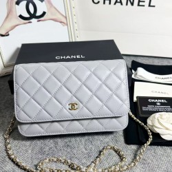 420 top original single 2020 spring and summer new version WOC33814 wealth bag imported original sheepskin classic diamond lattice and leather through the metal chain of the classic design appearance and the same as the previous classic Woc difference is 