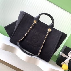 680 Chanel beach bag shopping bag made of material cotton production calfskin and metal collocation in the era of small waste bag to kill the big bag said fashion is a circle to turn around and come back, however, chanel and give it more texture and fashi