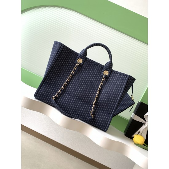 750 Chanel beach bag shopping bag made of material cotton production calfskin and metal collocation in the era of small waste bag to kill off the big bag said fashion is a circle turn a circle and come back, however, chanel and give it more texture and fa