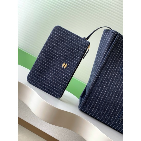 750 Chanel beach bag shopping bag made of material cotton production calfskin and metal collocation in the era of small waste bag to kill off the big bag said fashion is a circle turn a circle and come back, however, chanel and give it more texture and fa