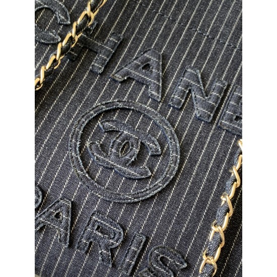 750 Chanel beach bag shopping bag made of material cotton production calfskin and metal collocation in the era of small waste bag to kill off the big bag said fashion is a circle turn a circle and come back, however, chanel and give it more texture and fa