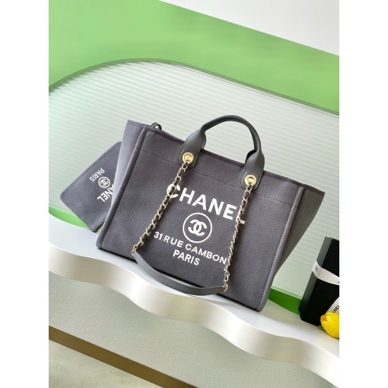 680 Chanel beach bag shopping bag made of material cotton production calfskin and metal collocation in the era of small waste bag to kill the big bag said fashion is a circle to turn around and come back, however, chanel and give it more texture and fashi