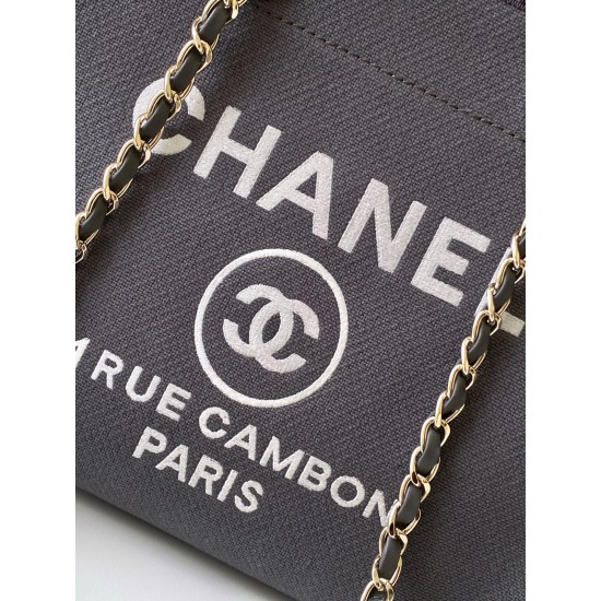 680 Chanel beach bag shopping bag made of material cotton production calfskin and metal collocation in the era of small waste bag to kill the big bag said fashion is a circle to turn around and come back, however, chanel and give it more texture and fashi