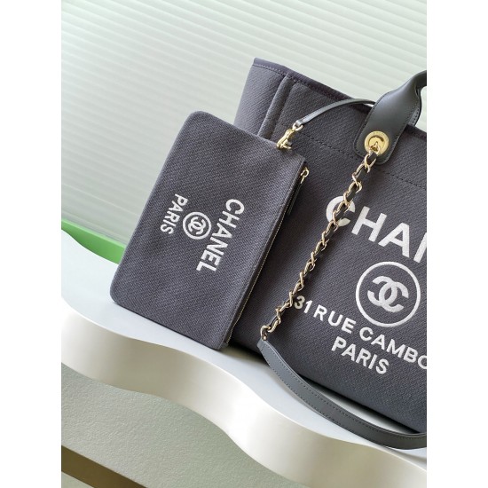 680 Chanel beach bag shopping bag made of material cotton production calfskin and metal collocation in the era of small waste bag to kill the big bag said fashion is a circle to turn around and come back, however, chanel and give it more texture and fashi