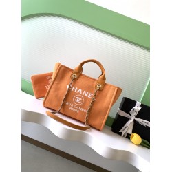 660 beach bag shopping bag by material cotton made of calfskin and metal collocation in the era of small waste bag to kill off the big bag said fashion is a circle turn a circle and come back, however, chanel and give it more texture and fashion sense of 