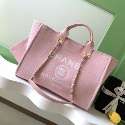 680 Chanel beach bag shopping bag made of material cotton production calfskin and metal collocation in the era of small waste bag to kill the big bag said fashion is a circle to turn around and come back, however, chanel and give it more texture and fashi