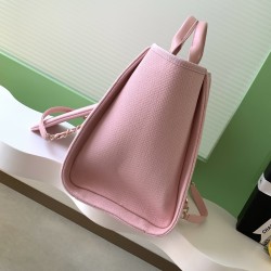 680 Chanel beach bag shopping bag made of material cotton production calfskin and metal collocation in the era of small waste bag to kill the big bag said fashion is a circle to turn around and come back, however, chanel and give it more texture and fashi