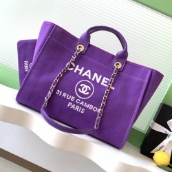 680 Chanel beach bag shopping bag made of material cotton production calfskin and metal collocation in the era of small waste bag to kill the big bag said fashion is a circle to turn around and come back, however, chanel and give it more texture and fashi
