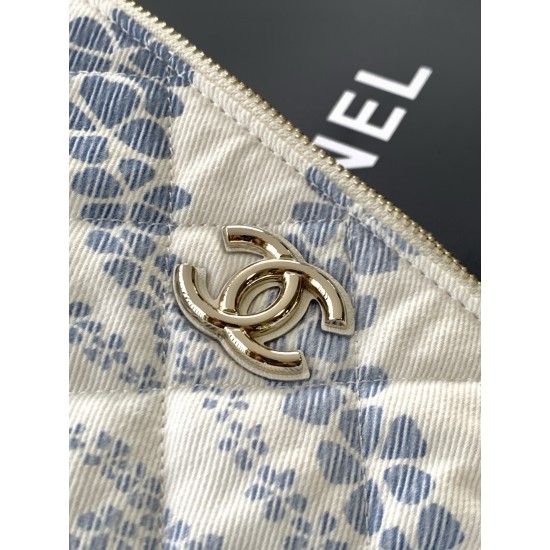 700 25M The color scheme of this season's beach bag is simply killing the crazy gentle orchid colors like spring cherry blossoms falling romantic and sweet and whine orchid white color scheme summer flavor full of star R print denim over gold metal collis