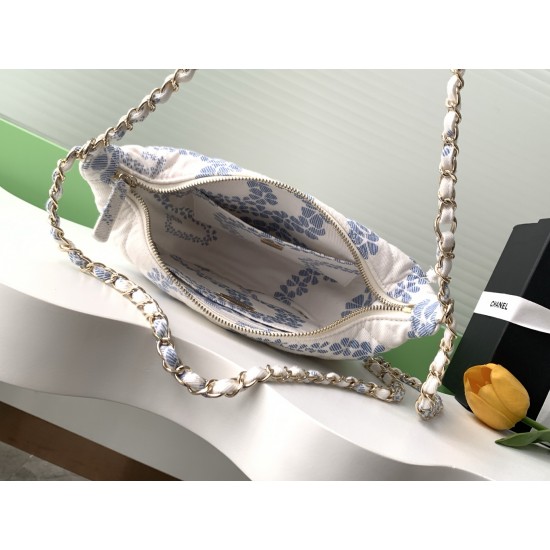 700 25M The color scheme of this season's beach bag is simply killing the crazy gentle orchid colors like spring cherry blossoms falling romantic and sweet and whine orchid white color scheme summer flavor full of star R print denim over gold metal collis