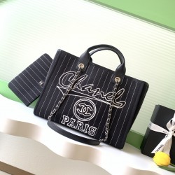 780 23P beach bag shopping bag made of material cotton made of calfskin and silver metal collocation in the era of the small waste bag to kill the big bag said fashion is a circle turn around and back again, however, chanel has given it more texture and f