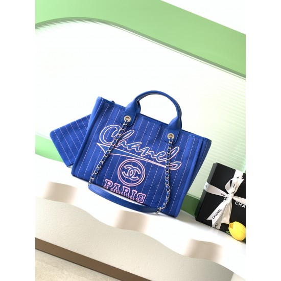 780 23P beach bag shopping bag made of material cotton made of calfskin and silver metal collocation in the era of the small waste bag to kill the big bag said fashion is a circle turn around and back again, however, chanel has given it more texture and f