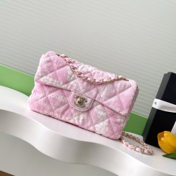 730 25M The color scheme of this season's beach bag simply kills crazy gentle pink like spring cherry blossoms falling romantic and sweet and whine pink and white color scheme summer flavor full of star R print denim over gold metal collision simple and h