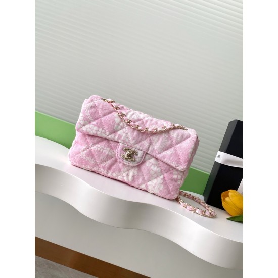 730 25M The color scheme of this season's beach bag simply kills crazy gentle pink like spring cherry blossoms falling romantic and sweet and whine pink and white color scheme summer flavor full of star R print denim over gold metal collision simple and h