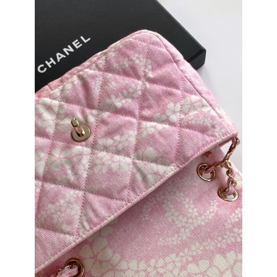 730 25M The color scheme of this season's beach bag simply kills crazy gentle pink like spring cherry blossoms falling romantic and sweet and whine pink and white color scheme summer flavor full of star R print denim over gold metal collision simple and h