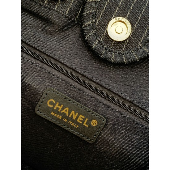 730 Chanel beach bag shopping bag made of material cotton production calfskin and metal collocation in the era of small waste bag to kill the big bag said fashion is a circle to turn around and come back, however, chanel and give it more texture and fashi