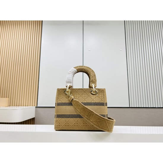 Lot of 450 original single embroidery Lady five frame spot embroidery toffee Tote limited series Puglia idyllic theme of high-grade hardware craft sense of full display of early spring fluttering style full of poetry and the new spring breathsize24cm Mode