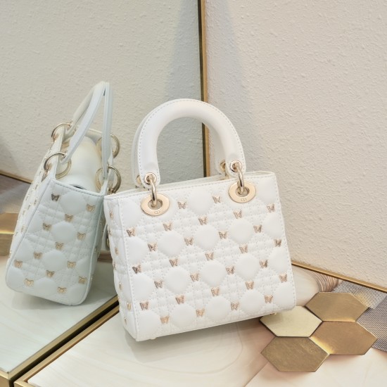 250 four compartments 20cm lady latest limited edition thick butterfly studs toffee bag W manpower a must have My Lady new practice pocket flap shoulder handbag classic shoulder crossbody British royal toffee bag removable leather shoulder strap feel soft