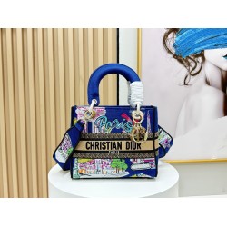 450Original Embroidery Lady five compartments spot embroidery toffee Tote limited series Puglia idyllic theme of high-grade hardware craftsmanship sense of full display of early spring fluttering style full of poetic and new spring breathsize24cm Model 99