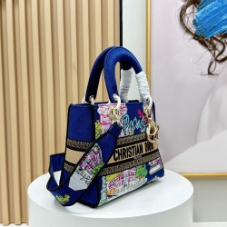 450Original Embroidery Lady five compartments spot embroidery toffee Tote limited series Puglia idyllic theme of high-grade hardware craftsmanship sense of full display of early spring fluttering style full of poetic and new spring breathsize24cm Model 99