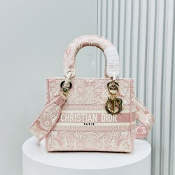 450Original Embroidery Lady five compartments spot embroidery toffee Tote limited series Puglia idyllic theme of high-grade hardware craftsmanship sense of full display of early spring fluttering style full of poetic and new spring breathsize24cm Model 99