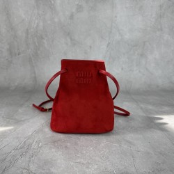 P4805NF460 red new mini bucket bag made of top imported lambskin leather is super soft and cost-effective can manage a variety of styles very playful and cute can be shoulder crossbody handheld shoulder shape varied bag is small but very loaded size 17X14