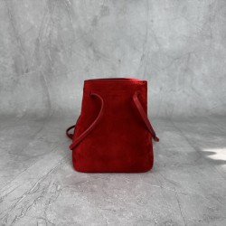 P4805NF460 red new mini bucket bag made of top imported lambskin leather is super soft and cost-effective can manage a variety of styles very playful and cute can be shoulder crossbody handheld shoulder shape varied bag is small but very loaded size 17X14