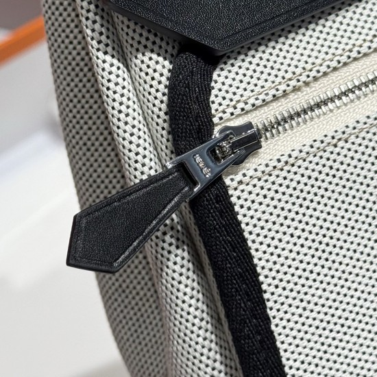 Panda color black and silver super cute 20Cm physical more charming than the photo of the current big hit small and exquisite Content is also quite practical Mini size with a little playful sense without losing the elegance is simply the perfect partner f