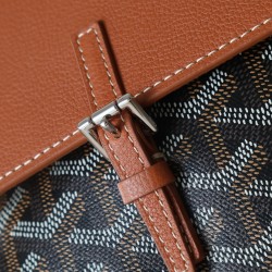 Premium Quality Original P580 Goyard Aln Mini Shoulder BagButtoned version with original gift boxUpgraded manualRibbonThe Aln Mini Shoulder Bag is a condensed version of the Aln with an emphasis on mold and versatilityWith a set of clever hooks and two re