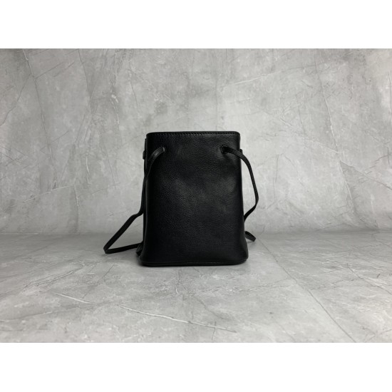 p4805NF460 black new mini bucket bag made of top imported lambskin leather is super soft and cost-effective can manage a variety of styles very playful and cute can be shoulder crossbody handheld shoulder shape varied bag is small but very able to load si