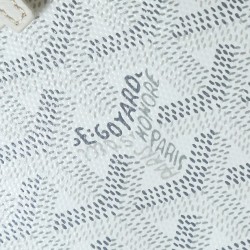 Premium Quality Original P580 Goyard Aln Mini Shoulder BagButtoned version with original gift boxUpgraded manualRibbonThe Aln Mini Shoulder Bag is a condensed version of the Aln with a focus on mold and versatilityWith a set of clever hooks and two remova