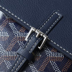 Premium Quality Original P580 Goyard Aln Mini Shoulder BagButtoned version with original gift boxUpgraded manualRibbonThe Aln Mini Shoulder Bag is a condensed version of the Aln with a focus on mold and versatilityWith a set of clever hooks and two remova