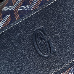 Close-up of multi-angle details of the shoulder bag