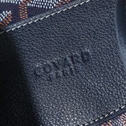 Close-up of multi-angle details of the shoulder bag