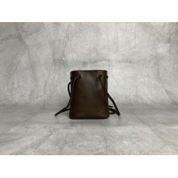 p4805NF460 heather color new mini bucket bag made of top imported lambskin leather super soft and cost-effective can manage a variety of styles very playful and lovely can be shoulder crossbody handheld shoulder shape varied bag is small but very able to 