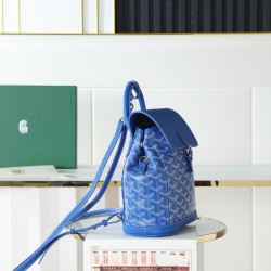 Premium Quality Original P580 Goyard Aln Mini Shoulder BagButtoned version with original gift boxUpgraded manualRibbonThe Aln Mini Shoulder Bag is a condensed version of the Aln Medium with an emphasis on mold and versatilityWith a set of clever hooks and