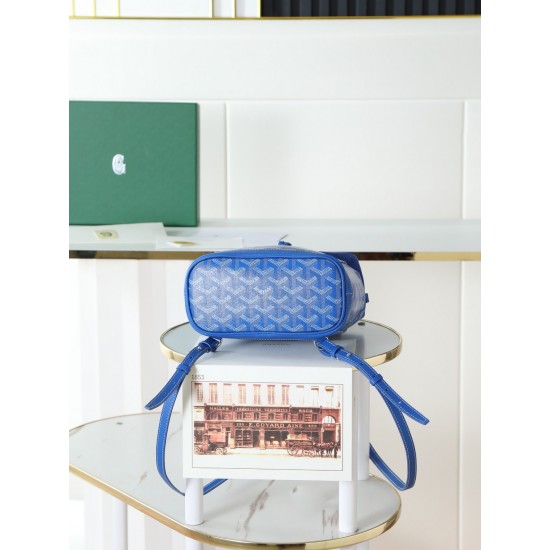 Premium Quality Original P580 Goyard Aln Mini Shoulder BagButtoned version with original gift boxUpgraded manualRibbonThe Aln Mini Shoulder Bag is a condensed version of the Aln Medium with an emphasis on mold and versatilityWith a set of clever hooks and