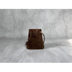 P4805NF460 dark brown new mini bucket bag made of top imported lambskin leather is super soft and cost-effective can manage a variety of styles very playful and cute can be shoulder crossbody handheld shoulder shape varied bag is small but very loaded siz